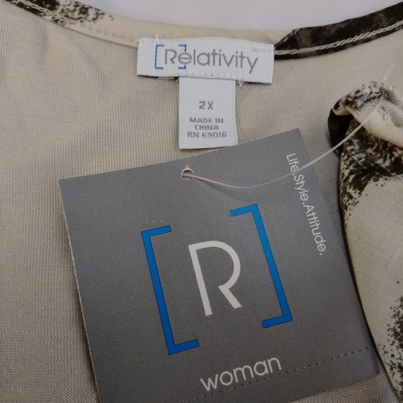 Relativity Blouse Women's Tan/Taupe Sleeveless High Low Stretch Plus Sz 2X NWT - Picture 7 of 8